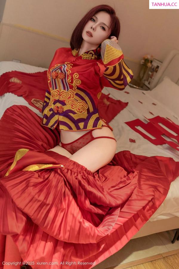 [XiuRen]高清写真图 2025.03.11 No.9995 白芷yy 丝袜美腿